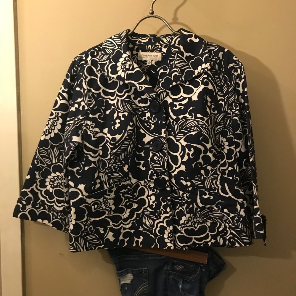 Jones New York printed medium size blazer